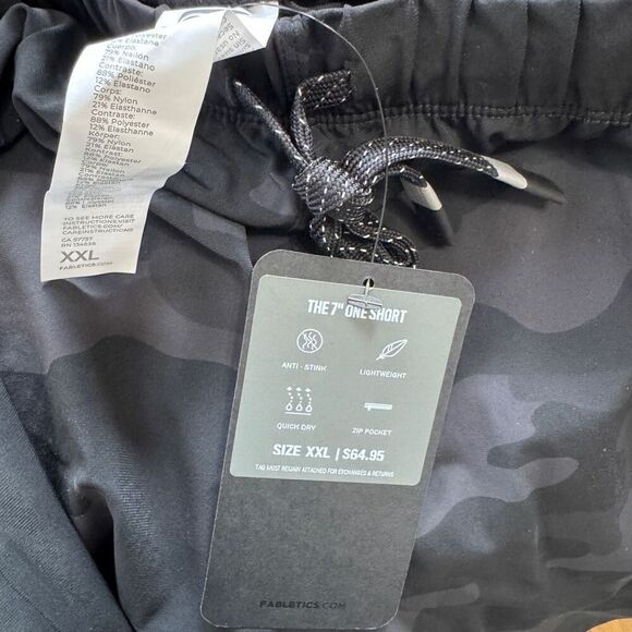 Fabletics NWT camo black The 7” One Short size XXL - Picture 7 of 8